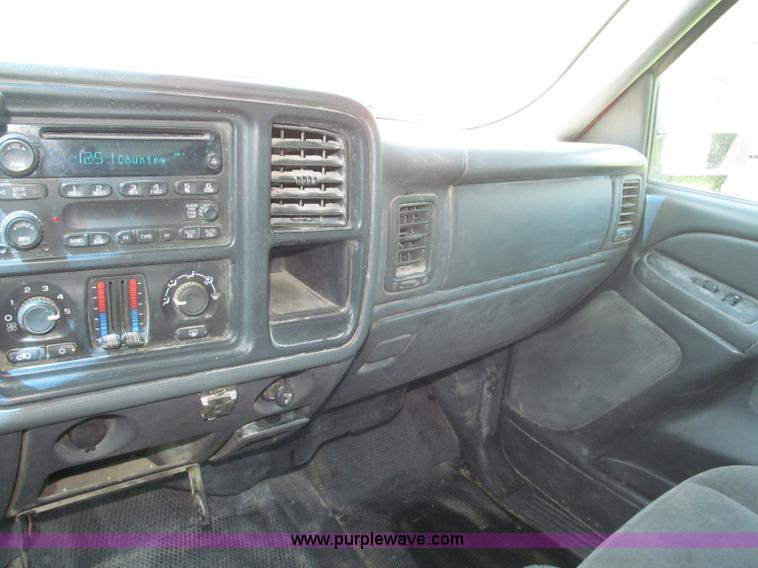 image for item F7095 2007 Chevrolet Silverado Classic 2500HD LT Crew Cab pickup truck