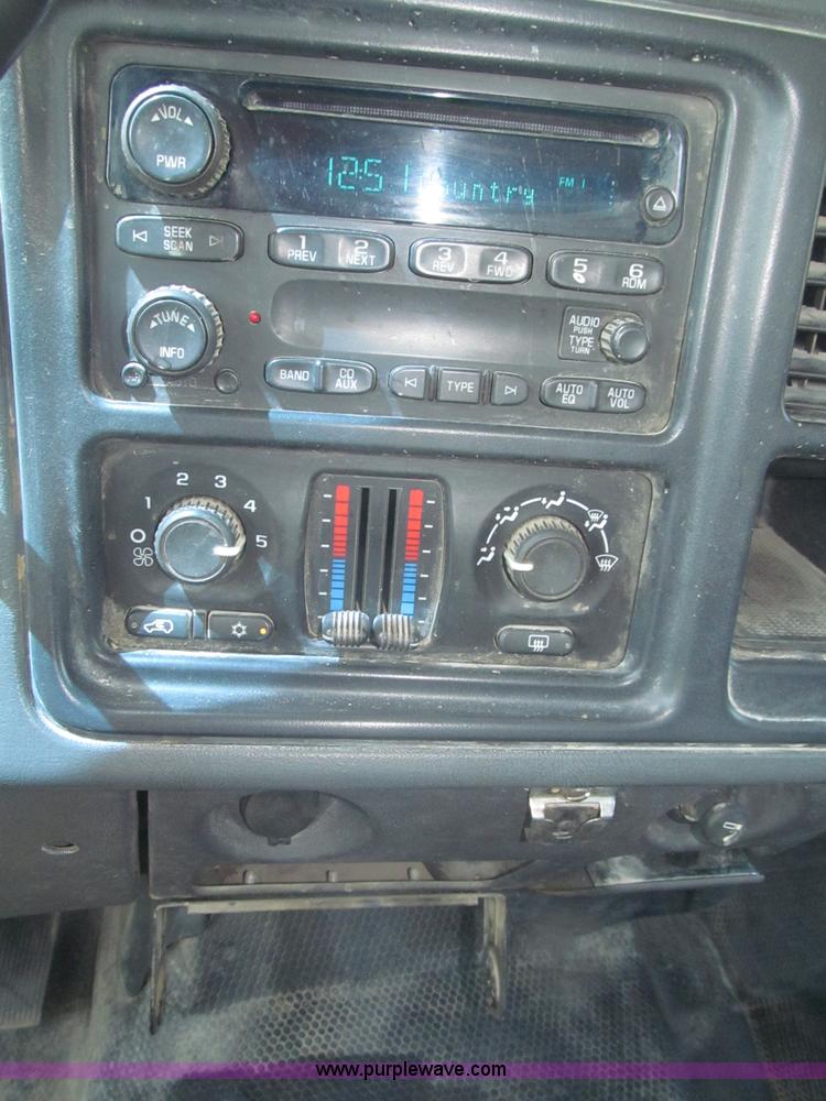 image for item F7095 2007 Chevrolet Silverado Classic 2500HD LT Crew Cab pickup truck