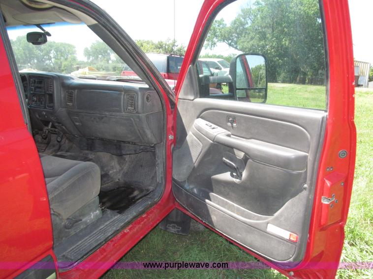 image for item F7095 2007 Chevrolet Silverado Classic 2500HD LT Crew Cab pickup truck