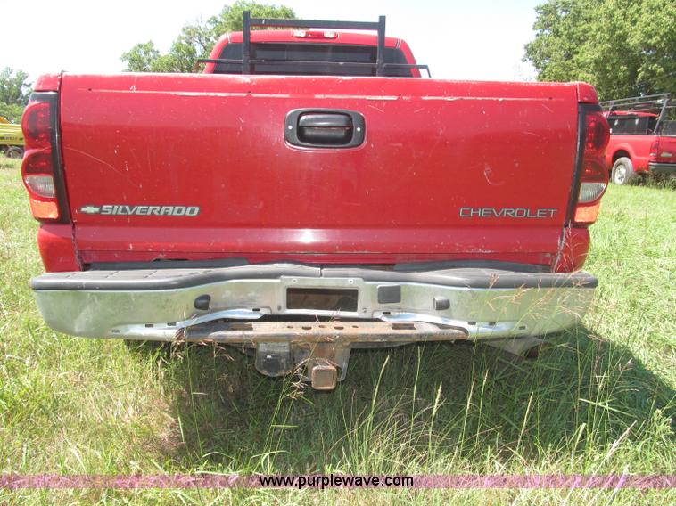 image for item F7095 2007 Chevrolet Silverado Classic 2500HD LT Crew Cab pickup truck