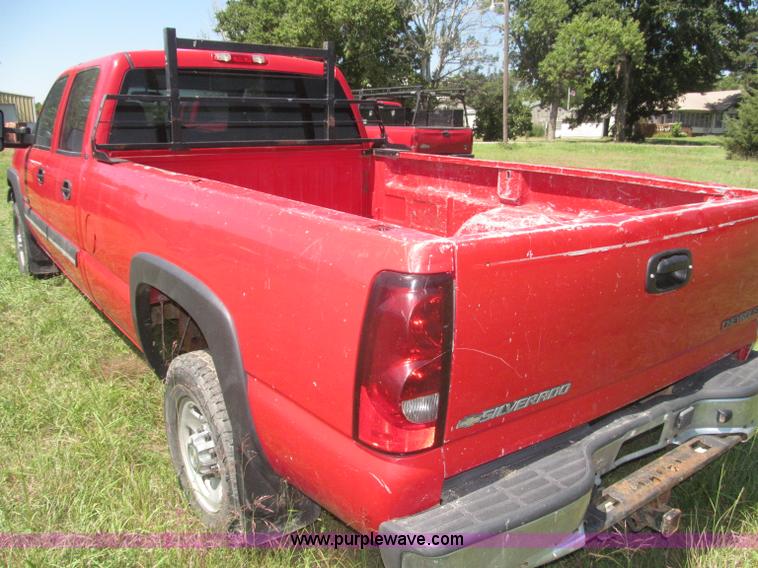image for item F7095 2007 Chevrolet Silverado Classic 2500HD LT Crew Cab pickup truck