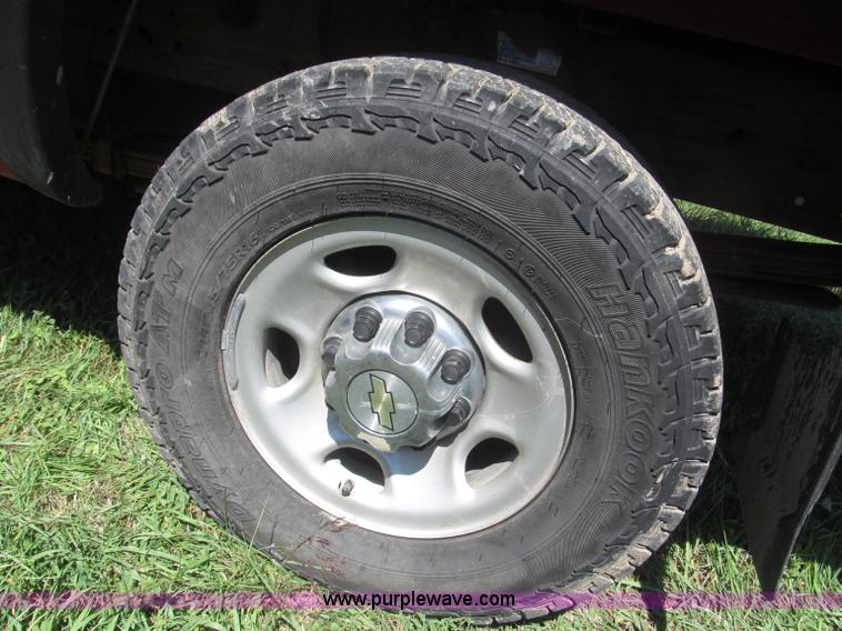 image for item F7095 2007 Chevrolet Silverado Classic 2500HD LT Crew Cab pickup truck