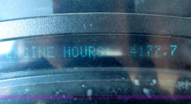 image for item F7096 2005 Chevrolet Silverado 3500 Crew Cab pickup truck