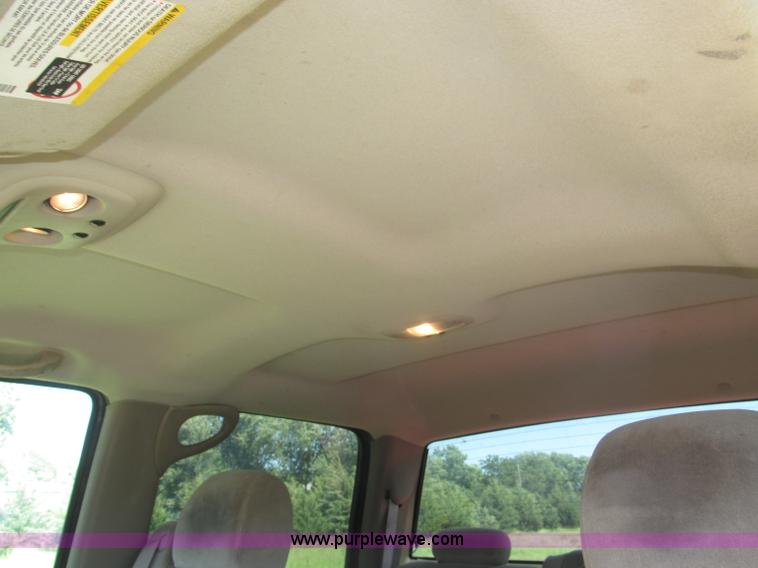 image for item F7096 2005 Chevrolet Silverado 3500 Crew Cab pickup truck