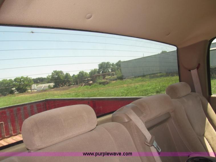 image for item F7096 2005 Chevrolet Silverado 3500 Crew Cab pickup truck