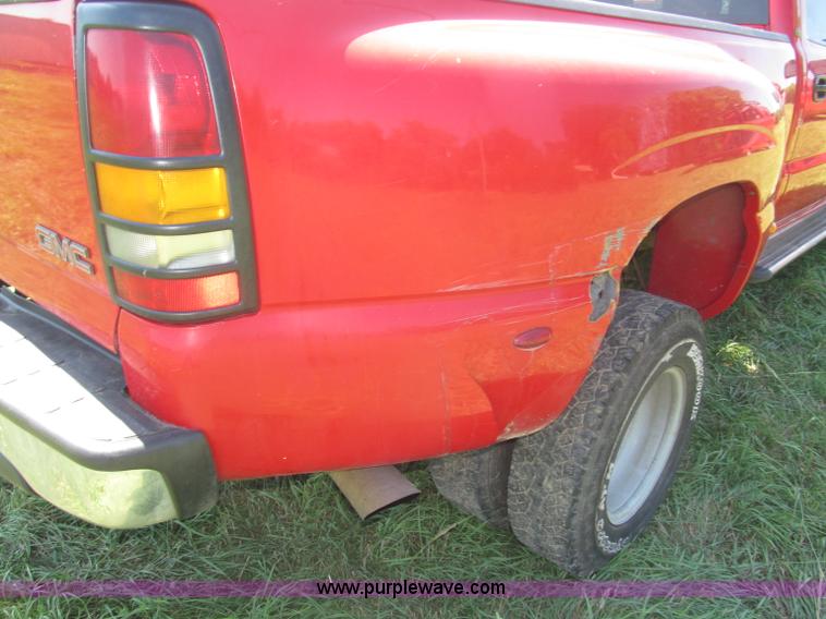 image for item F7096 2005 Chevrolet Silverado 3500 Crew Cab pickup truck