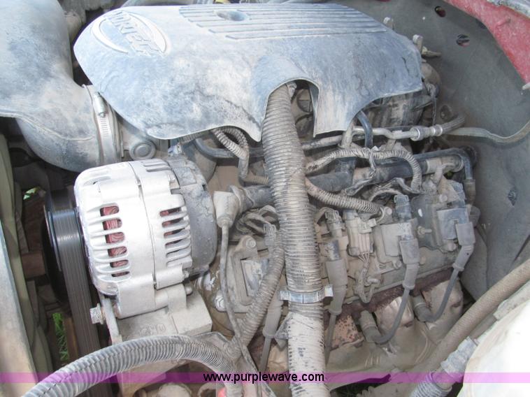 image for item F7096 2005 Chevrolet Silverado 3500 Crew Cab pickup truck