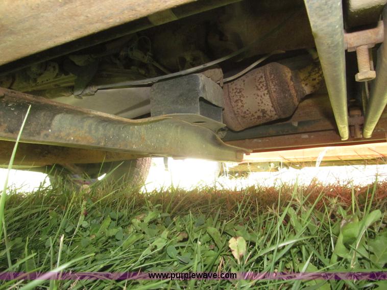 image for item F7096 2005 Chevrolet Silverado 3500 Crew Cab pickup truck