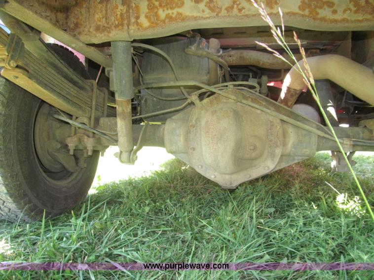 image for item F7096 2005 Chevrolet Silverado 3500 Crew Cab pickup truck