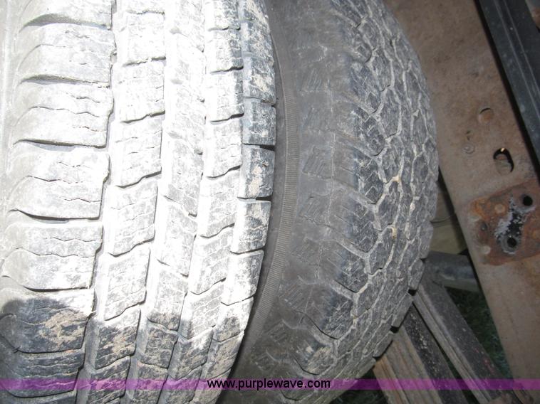 image for item F7096 2005 Chevrolet Silverado 3500 Crew Cab pickup truck