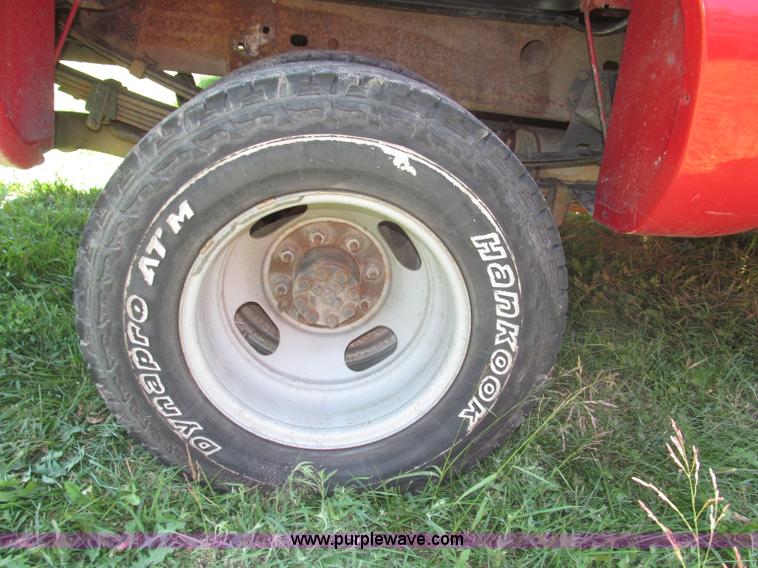 image for item F7096 2005 Chevrolet Silverado 3500 Crew Cab pickup truck