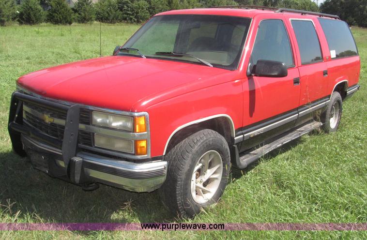 image for item F7097 1993 Chevrolet Suburban K1500 SUV