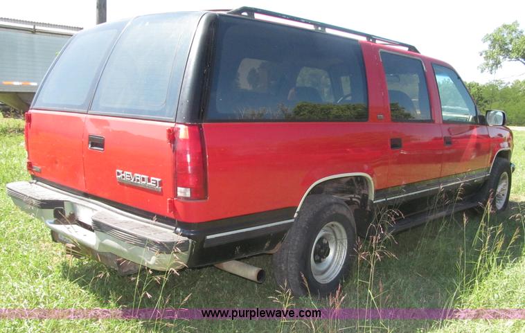 image for item F7097 1993 Chevrolet Suburban K1500 SUV