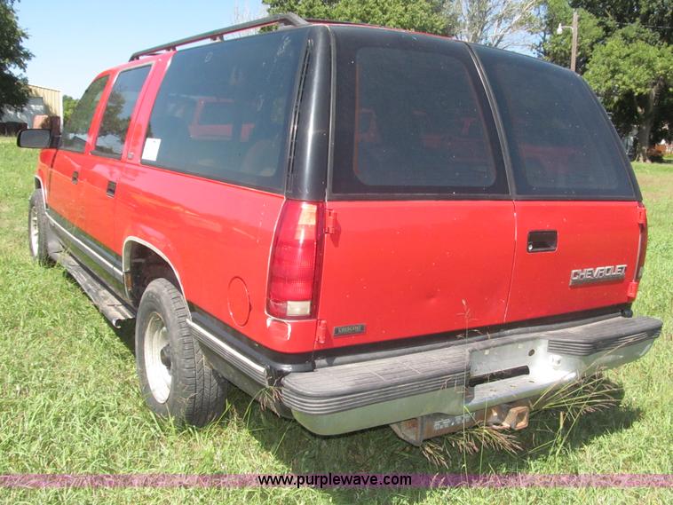 image for item F7097 1993 Chevrolet Suburban K1500 SUV