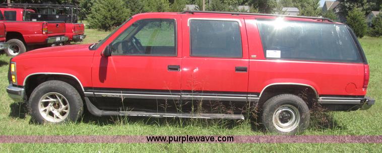 image for item F7097 1993 Chevrolet Suburban K1500 SUV