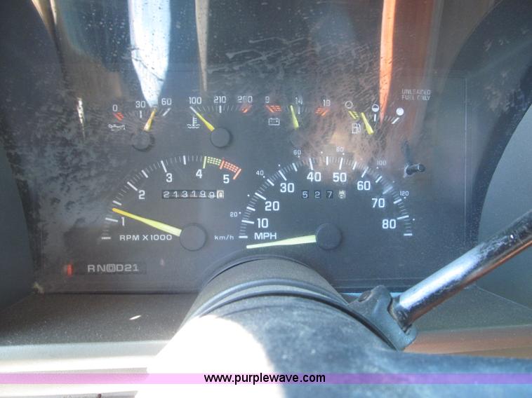 image for item F7097 1993 Chevrolet Suburban K1500 SUV