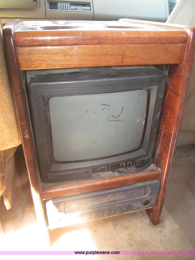 image for item F7097 1993 Chevrolet Suburban K1500 SUV