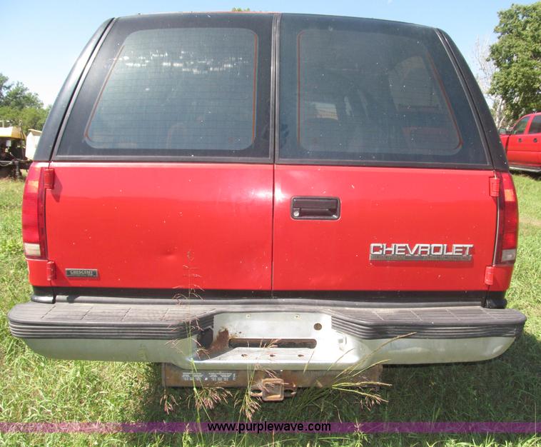 image for item F7097 1993 Chevrolet Suburban K1500 SUV