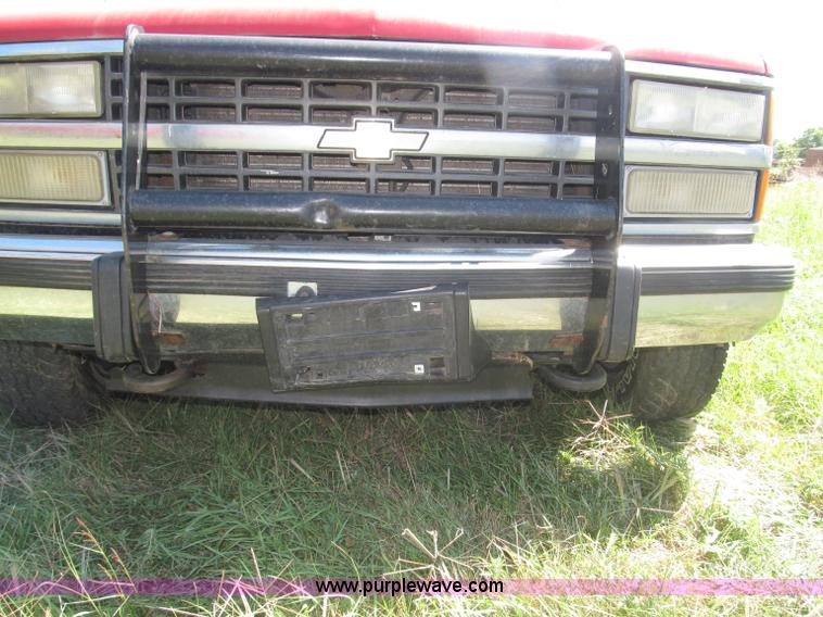 image for item F7097 1993 Chevrolet Suburban K1500 SUV