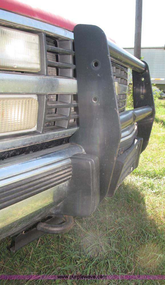 image for item F7097 1993 Chevrolet Suburban K1500 SUV
