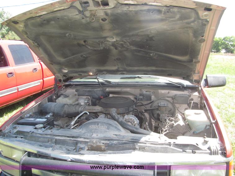 image for item F7097 1993 Chevrolet Suburban K1500 SUV