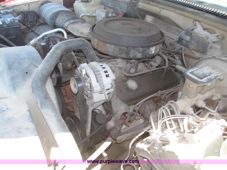 image for item F7097 1993 Chevrolet Suburban K1500 SUV