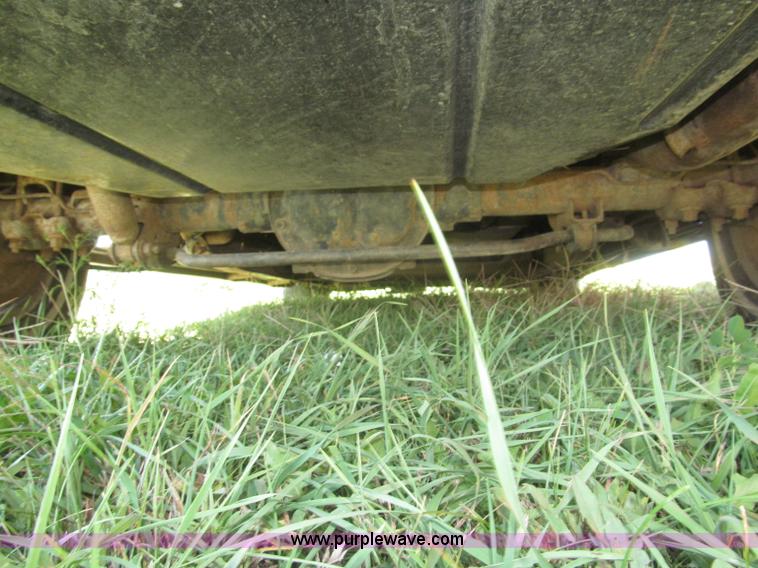 image for item F7097 1993 Chevrolet Suburban K1500 SUV