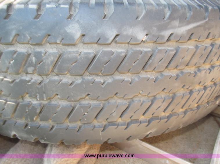 image for item F7097 1993 Chevrolet Suburban K1500 SUV