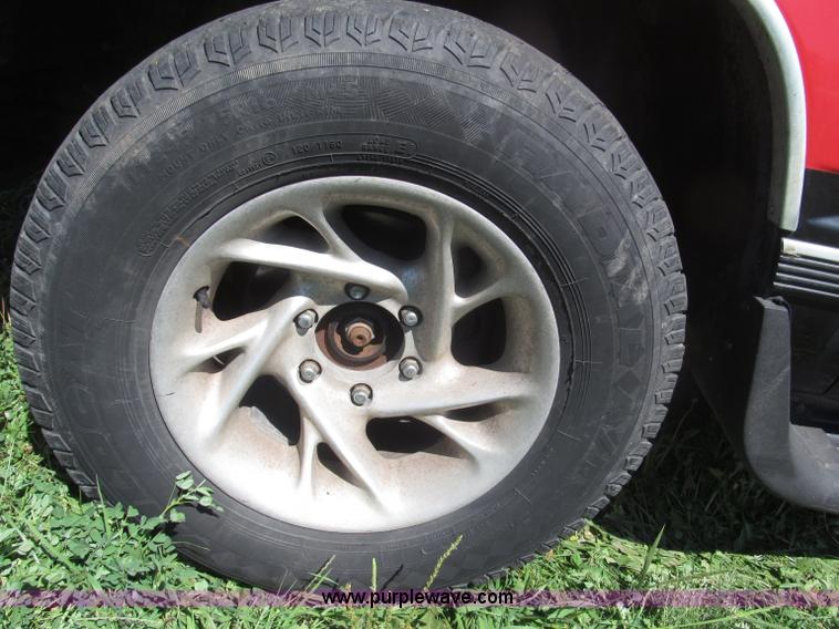 image for item F7097 1993 Chevrolet Suburban K1500 SUV