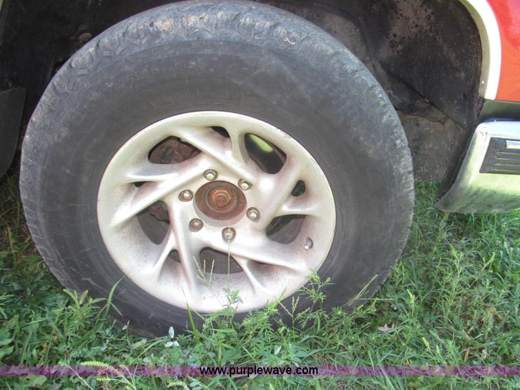 image for item F7097 1993 Chevrolet Suburban K1500 SUV