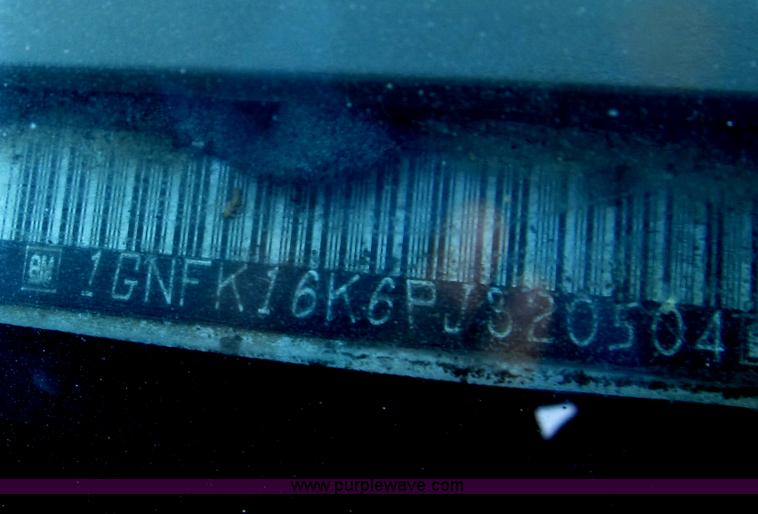 image for item F7097 1993 Chevrolet Suburban K1500 SUV