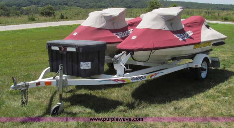 image for item G2056 (2) 1999 Bombardier GTI 5885 Sea-Doo personal watercrafts