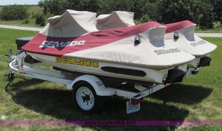 image for item G2056 (2) 1999 Bombardier GTI 5885 Sea-Doo personal watercrafts