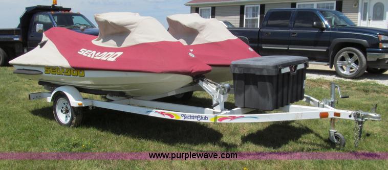 image for item G2056 (2) 1999 Bombardier GTI 5885 Sea-Doo personal watercrafts