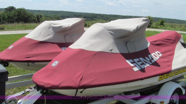 image for item G2056 (2) 1999 Bombardier GTI 5885 Sea-Doo personal watercrafts