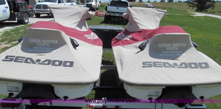 image for item G2056 (2) 1999 Bombardier GTI 5885 Sea-Doo personal watercrafts