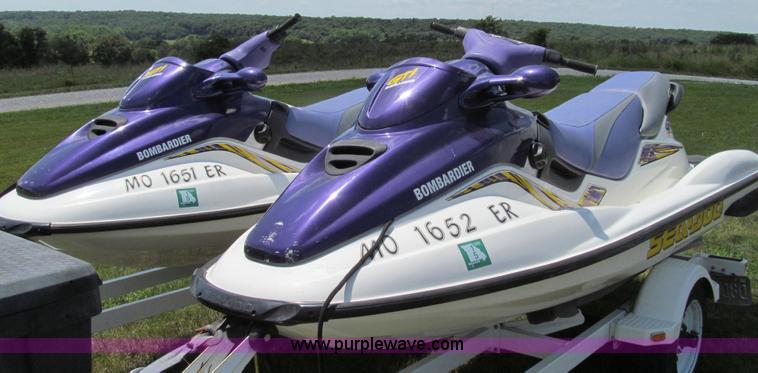 image for item G2056 (2) 1999 Bombardier GTI 5885 Sea-Doo personal watercrafts