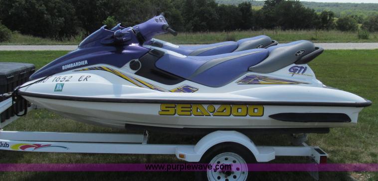 image for item G2056 (2) 1999 Bombardier GTI 5885 Sea-Doo personal watercrafts