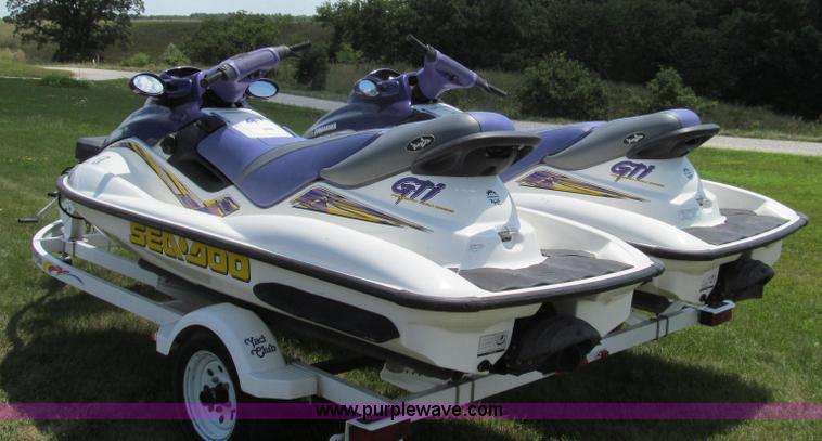 image for item G2056 (2) 1999 Bombardier GTI 5885 Sea-Doo personal watercrafts
