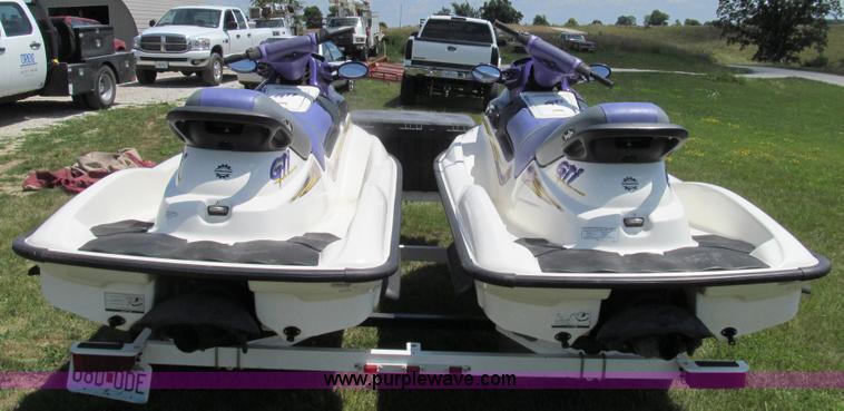image for item G2056 (2) 1999 Bombardier GTI 5885 Sea-Doo personal watercrafts