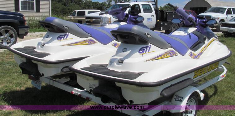 image for item G2056 (2) 1999 Bombardier GTI 5885 Sea-Doo personal watercrafts