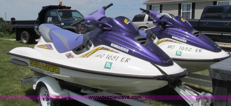 image for item G2056 (2) 1999 Bombardier GTI 5885 Sea-Doo personal watercrafts