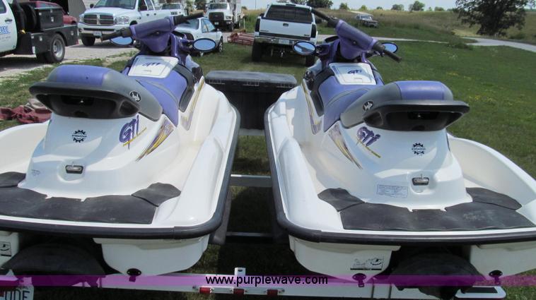 image for item G2056 (2) 1999 Bombardier GTI 5885 Sea-Doo personal watercrafts