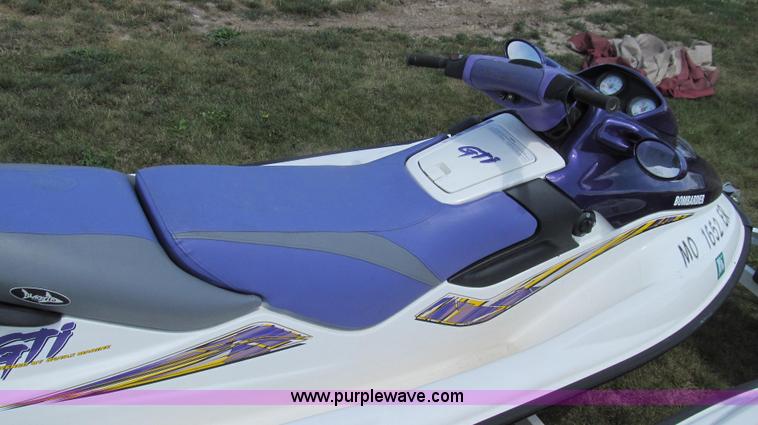 image for item G2056 (2) 1999 Bombardier GTI 5885 Sea-Doo personal watercrafts
