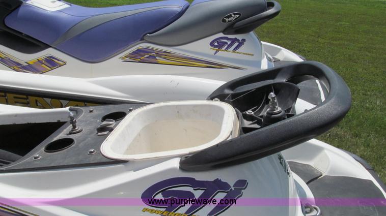 image for item G2056 (2) 1999 Bombardier GTI 5885 Sea-Doo personal watercrafts