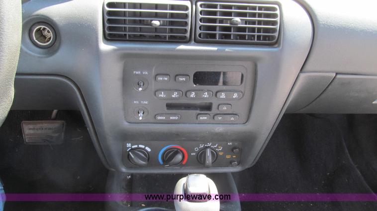 image for item G2091 2000 Chevrolet Cavalier