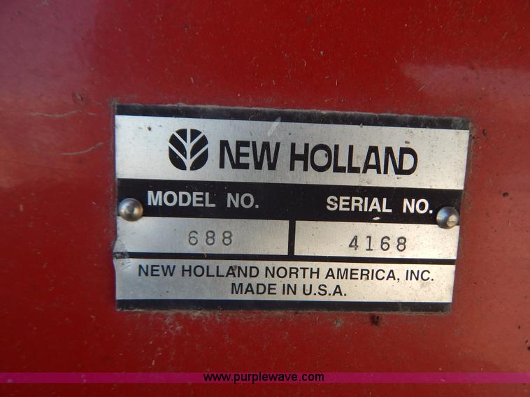 image for item G3405 New Holland 688 round baler