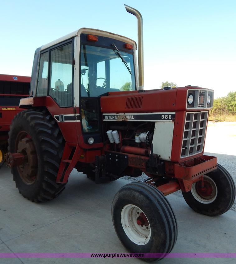 image for item G3406 International F986 tractor