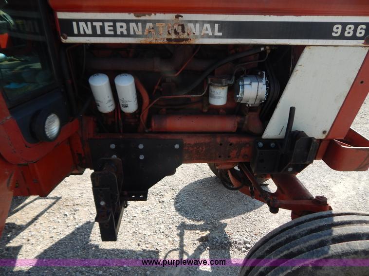 image for item G3406 International F986 tractor