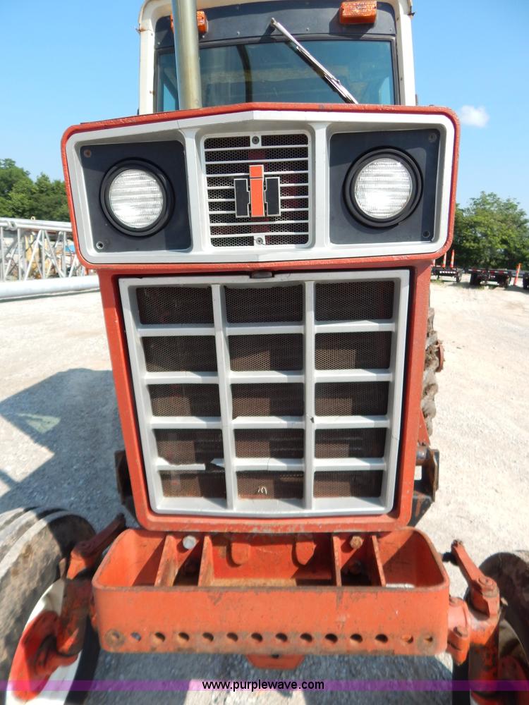 image for item G3406 International F986 tractor